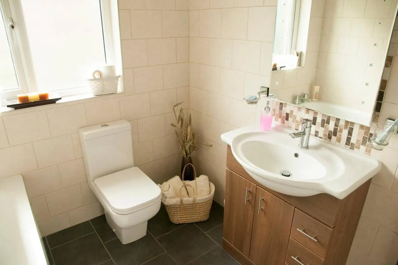 Elegant 3-Bed House W Garden Villa Belfast Holiday home